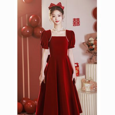 敬酒服2023新款新娘酒红色平时可穿订婚礼服夏季裙子小个子连衣裙