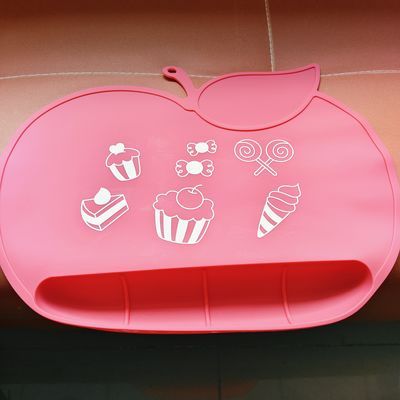 日式儿童餐垫宝宝外出吃饭饭兜便携桌垫防水防油滑婴儿硅胶隔热垫