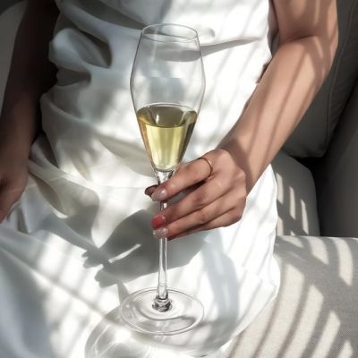 高级香槟高脚杯ins高颜值玻璃家用个性高端红酒欧式拍照道具 酒杯