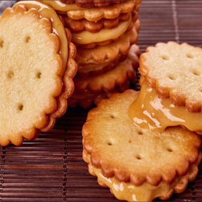 咸蛋黄麦芽糖饼干雅思嘉网红零食小吃夹心饼干小圆饼干独立小包装