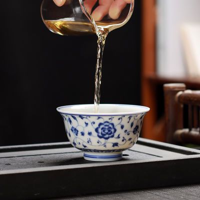 青花瓷主人茶杯大容量景德镇陶瓷茶杯高档家用仿古缠枝莲压手杯