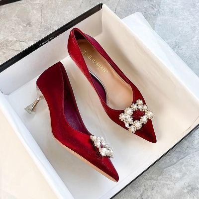 法式婚鞋女新娘鞋粗跟红色尖头高跟鞋舒适秀禾服单鞋女高级感小众