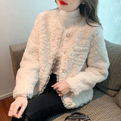 羊羔毛小香风外套女秋冬加厚2023新款韩系高级感蕾丝珠边外套【10天内发货】