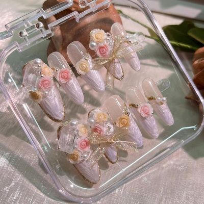 甜美玫瑰花带钻手工定制成品美甲穿戴甲蝴蝶结星黛露流行纯欲气质