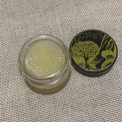 嫩出嘟嘟唇~~ 小蜜坊唇部磨砂糖霜蜂蜜滋润唇膏磨砂膏12g