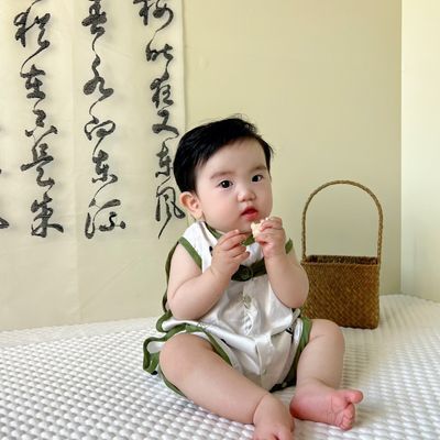 婴儿写真拍照ins风宝宝儿童中式字画喜庆男女国风薄荷曼波琵琶服