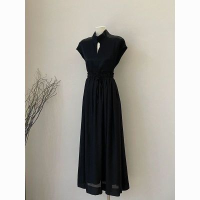 赫本风黑色连衣裙子女夏季新款法式气质收腰高级感小个子长裙