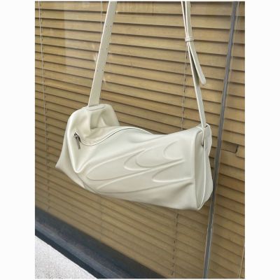 ���ڲ�����CryingCenter��ɫƤ����˾��logoб����޺����� 147.15Ԫ