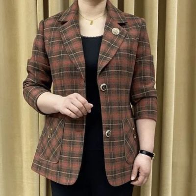 高档春秋短款格子西服女2023春季新款妈妈装大码西装领小西装外套