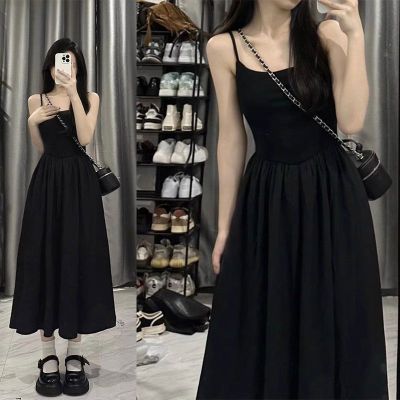赫本风黑色无袖吊带连衣裙女夏季精致设计感小众高级收腰露背长裙