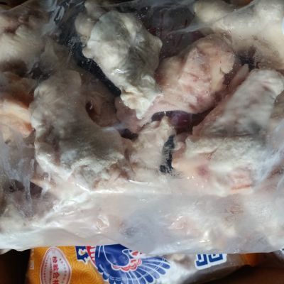 新鲜冷冻清真鸡翅根每箱20斤每袋13一15个左右有个别露骨2极