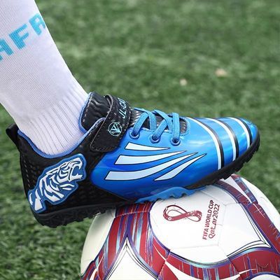 儿童足球鞋男孩tf碎钉夏季透气小学生专用免系带比赛运动训练球鞋