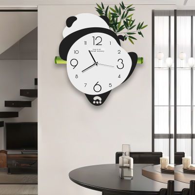 熊猫创意时钟客厅挂墙家用钟表静音餐厅摇摆挂钟简约电视背景装饰