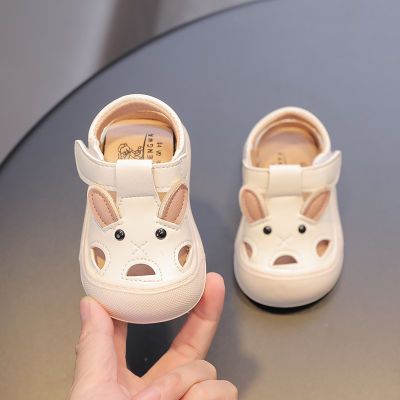 婴幼儿凉鞋软底婴儿步鞋宝宝鞋子0—2岁夏儿童包头软底防滑洞洞