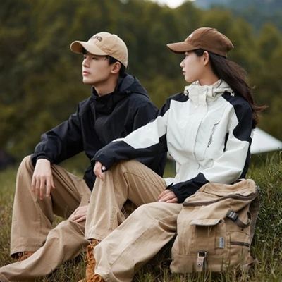 2024新款男女情侣冲锋衣防风防水户外登山服外套