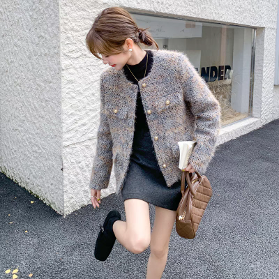 2025新款小香风外套女春秋季法式气质高级设计感名媛圆领短款上衣