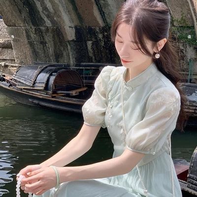 香港高端2025夏季新款新中式复古改良收腰旗袍显瘦刺绣天丝连衣裙