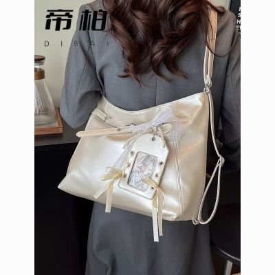 ���ڲ������۰�ʱ��С����Ƽ�Լʱ�к�����˫�����Ů�¿������ͨ�����ذ� 32.9Ԫ