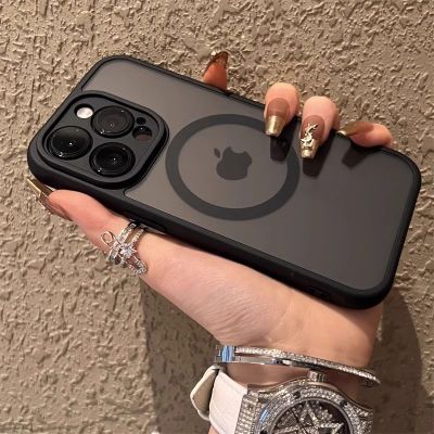 磨砂半透黑磁吸苹果18promax手机壳iPhone17pro/16/15/14/13/12