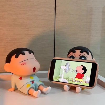 蜡笔小新懒人手机支架手办桌面网红摆件公仔潮玩模型可爱礼物追剧【3天内发货】