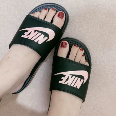 ���ڲ�����Nike Benassi slides�Ϳ��ļ���õ���Ů���˶���Ь343881-007 156Ԫ