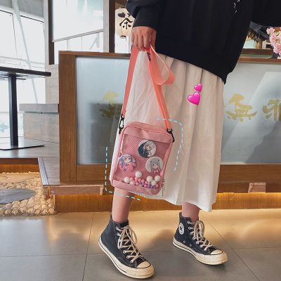 新品软妹动漫周边创意徽章玩偶痛包可爱萌学生透明单肩斜挎小包包