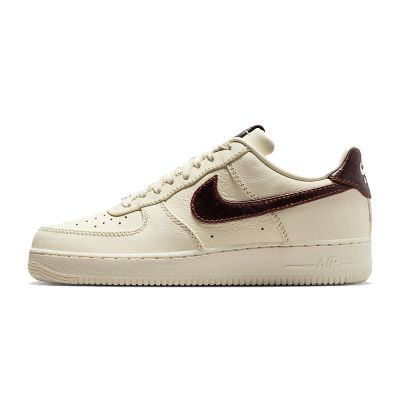 ڲNIKEͿ˿վһӽ˶Ь¿NIKE AIR FORCE1 IH7332-001815շ꡿491Ԫ