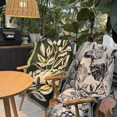 星巴克丛林法则黑白绿色空调毯办公室垫腰靠枕午休毯子沙发抱枕