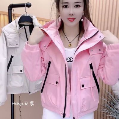 网红爆款今年欧货2025春秋新款外套女韩宽松短款小个子连帽冲锋衣