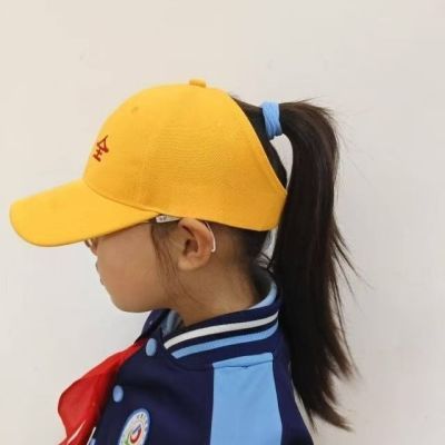 学生统一开学过马路安全帽小黄帽,女生高马尾半空顶刺绣黄色帽子