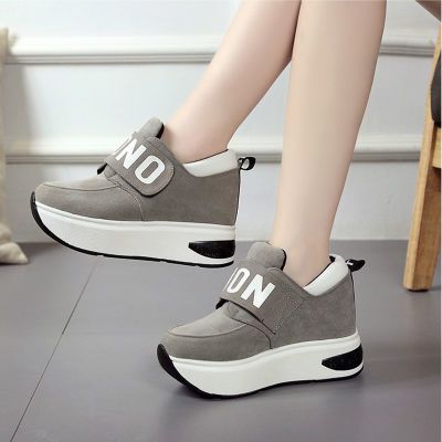 春秋百搭松糕坡跟厚底内增高女士单鞋大码舒适乐福鞋潮中跟休闲鞋