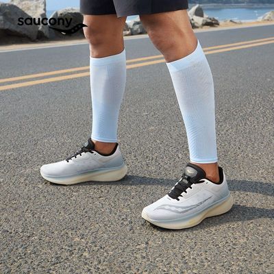 ���ڲ�����Saucony������VESSEL��;�����ļ�͸����������Ь�ܲ��˶�Ь 380Ԫ