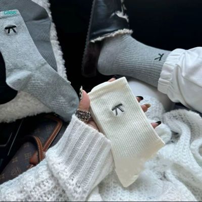 佳适袜子女蝴蝶结中筒袜秋冬款时尚潮流百搭ins潮袜纯色系堆堆袜