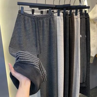 秋冬新款加绒保暖复古条纹休闲长裤女韩版大码胖mm高腰直筒阔腿裤