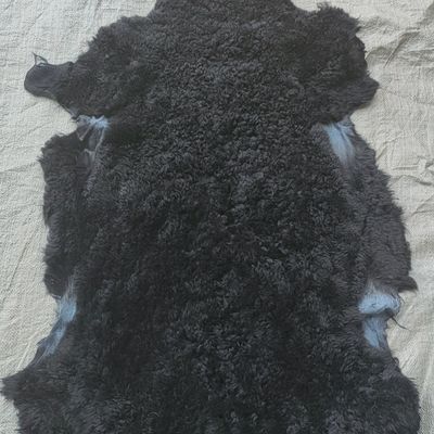 皮毛一体真皮真羊毛整张短毛保暖羊剪绒纯黑色自然羊皮羊羔皮皮形