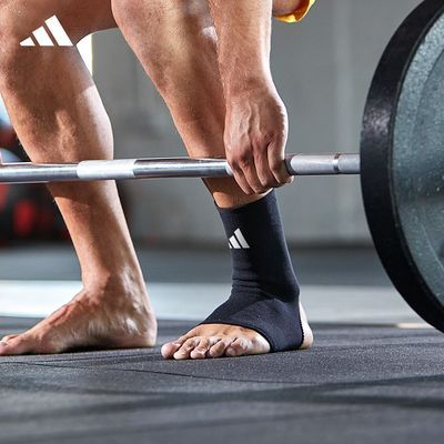 ���ڲ�����Adidas���ϴ�˹���׷��˽��׻����˶�Ť�˻ָ��ؽڱ����������ܲ� 48.99Ԫ