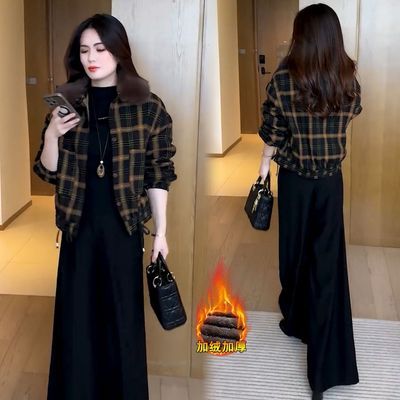 加绒加厚高档女外套2025冬季新款时尚洋气宽松妈妈装格子保暖上衣