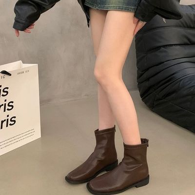 短靴女2026春秋新款巨好穿复古软皮爆款马丁靴平底单靴瘦瘦靴42码