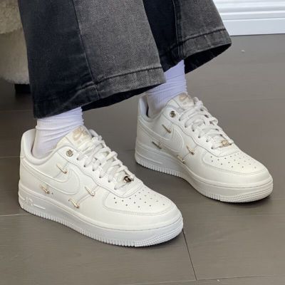 Nike耐克女鞋Air Force 1AF1白金四勾空军一号低帮板鞋FV3654-111