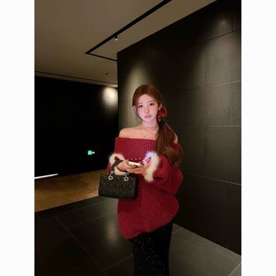 ���ڲ���������˹�����ɫ��֯��¶������Ů�ﶬʥ���ڷ�Χ�д���һ�ּ�ë�� 79.8Ԫ