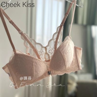 ���ڲ�����CHEEK KISS��˿ǰ������ŮС�ؾ�£�Դ��ո����������ر��ĵ��� 15.9Ԫ