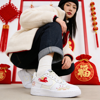 ���ڲ�����Nike�Ϳ˴���AF1�վ�һ���˶�Ь����Ь��ЬIQ1133-111 485Ԫ