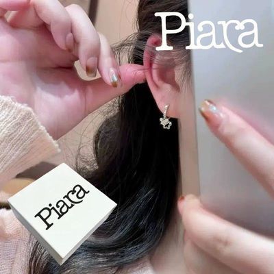 ���ڲ�����PIARA�¿��ɫ˫���������ʱ�ж���С�ڼ�Լ�����������ݶ���Ů 18.8Ԫ