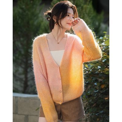 ���ڲ����������ɡ�����ë��ġ����������򽥱俪��V��С����Ůʽ��֯�� 329Ԫ