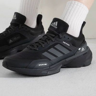 ���ڲ�����adidas���ϴ�˹ŮЬMTS���м���������ĥ�˶��ܲ�ЬIE3221 296Ԫ