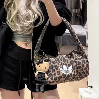 ���ڲ�������Ʒadidas���ϴ�˹��Ҷ����Ů�ձ걪��Ҹ�°����������JX3198 225Ԫ