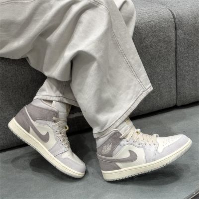 ���ڲ�����NIKE�Ϳ�ŮЬ�Ұ�AIR JORDAN 1 AJ1�а��Ь�����˶�ЬIB7010-001 548Ԫ