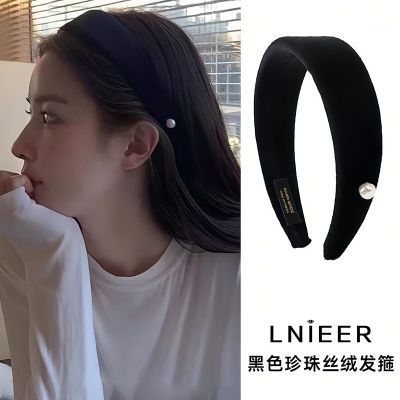 ���ڲ��������ź�ɫ˿�����鷢������˸������ʼ�Լѹͷ���η����߼���ͷ�� 13.8Ԫ