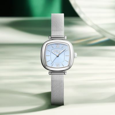 ���ڲ�����FILA��ָ���Ůʿ�ֱ�С������������Ů��Ůѧ����ˮʯӢ��6572 99Ԫ