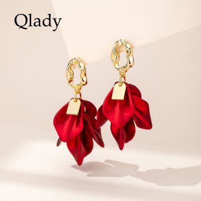 ���ڲ�������ɫ�������2026�¿��߼��ж�������Ů������׹����С������ 52.7Ԫ